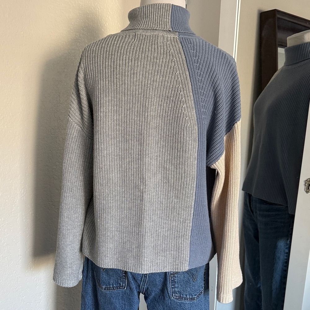 Mod Color Block Turtleneck Sweater - Picture 3 of 7